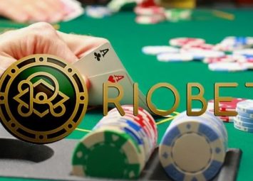 Покер в Риобет: Техасский Холдем, Омаха и другие варианты